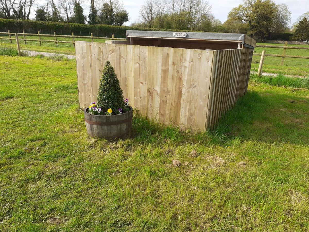 צ'יפנהאם Glamping In Wiltshire The Green Knoll Is A Charm מראה חיצוני תמונה