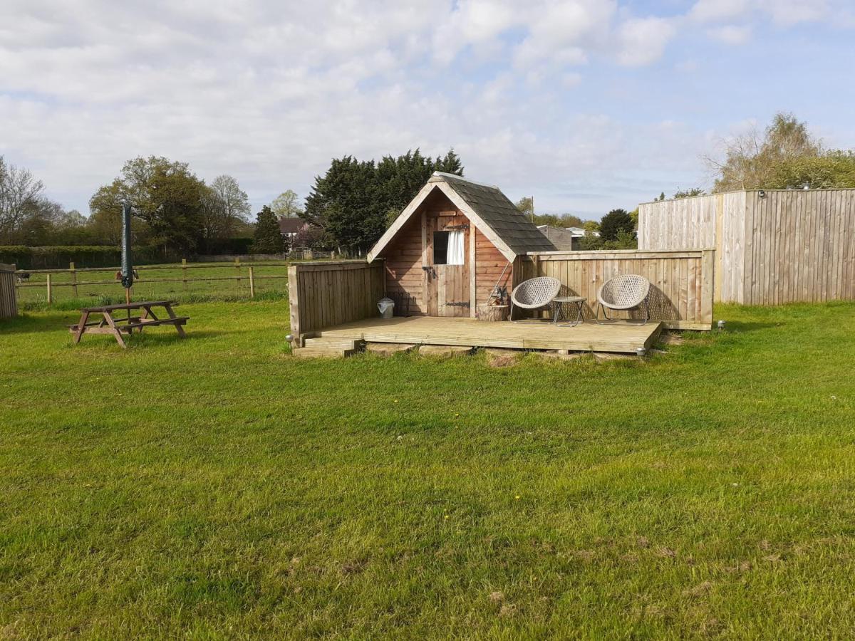 צ'יפנהאם Glamping In Wiltshire The Green Knoll Is A Charm מראה חיצוני תמונה